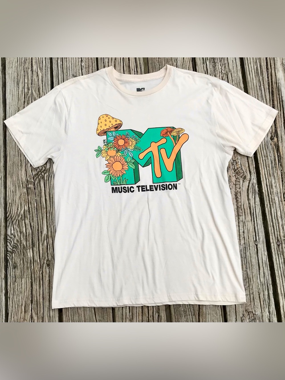 Mens L Viacom MTV Logo Mushroom Graphic Tee Toadstool Tshirt